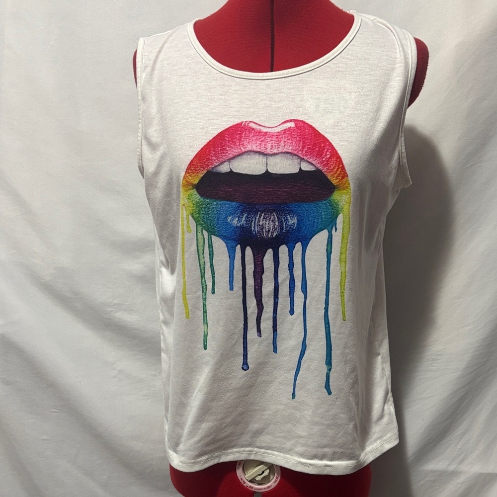 SHEIN White Tank Top with Dripping Rainbow Lips Graphic MM333